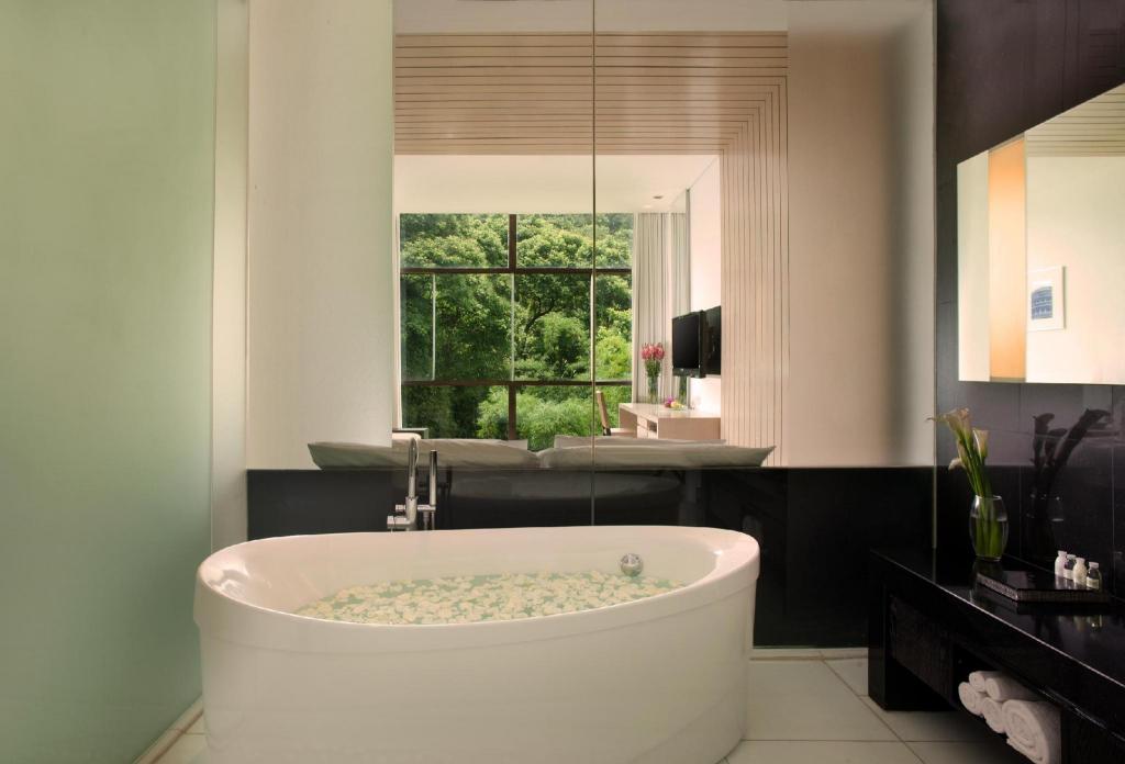 Hillside Studio - Bathroom