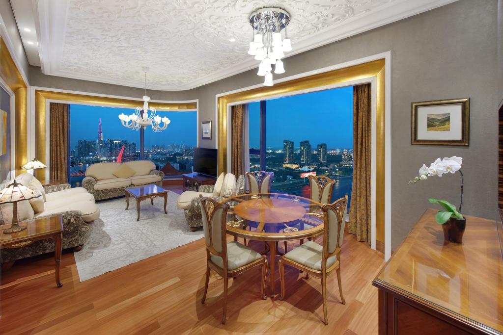 1-Bedroom Panorama Modern or Liberty Style - Separate living room