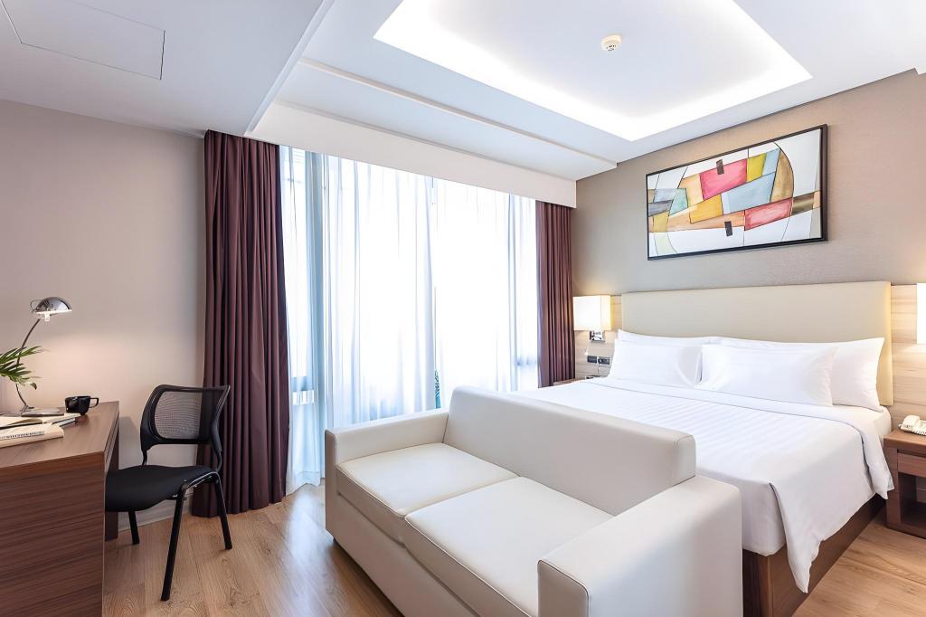 Premier Suite (1-Bedroom) - Bedroom