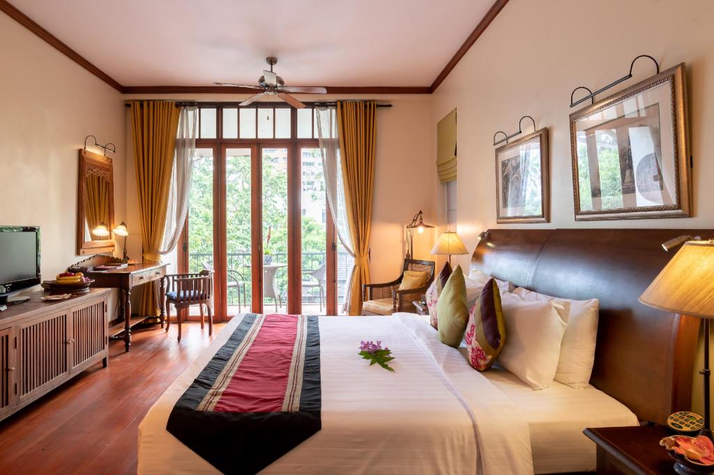 Deluxe With Breakfast