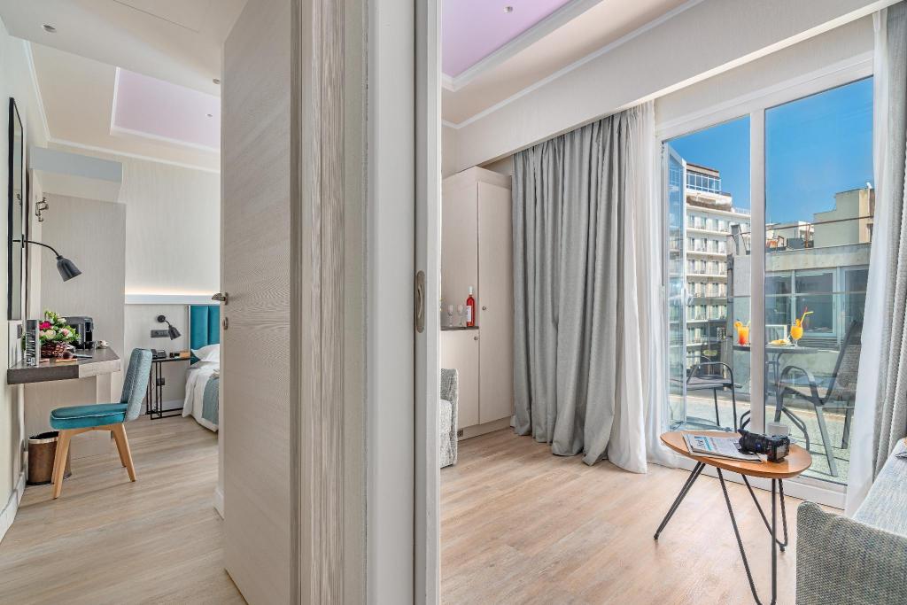 Executive Acropolis View Suite - Room plan