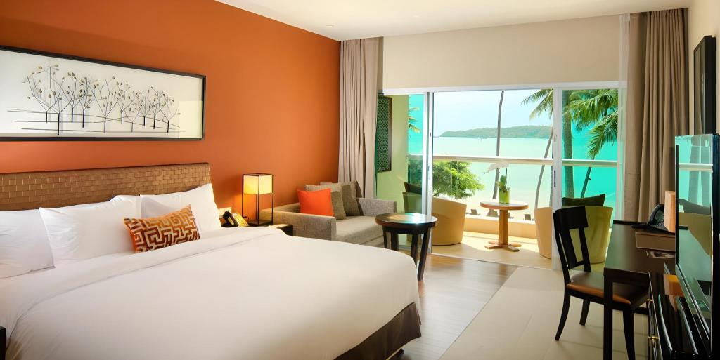 Grand Andaman Sea View Family Suites - Bed