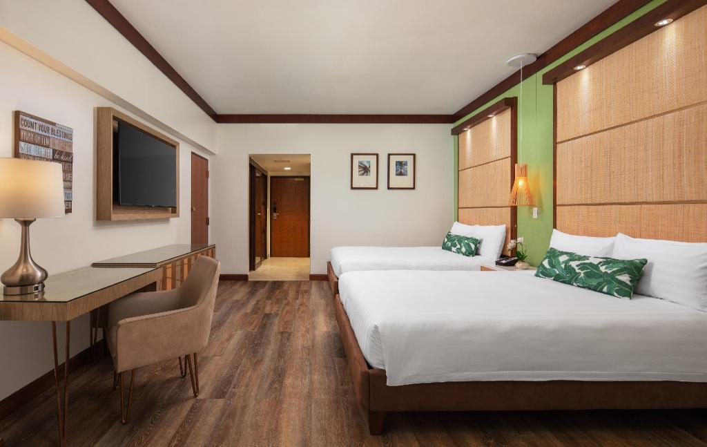 Deluxe Oceanview 2 Queen Accessible - Room plan