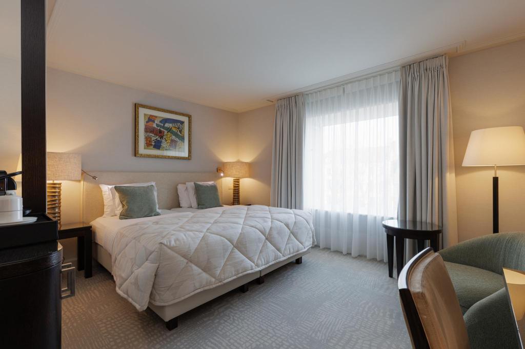 Superior Canal View Double Room - Bedroom