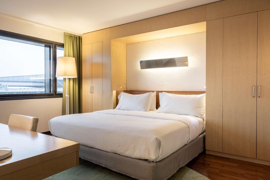 King Junior Suite - Guestroom