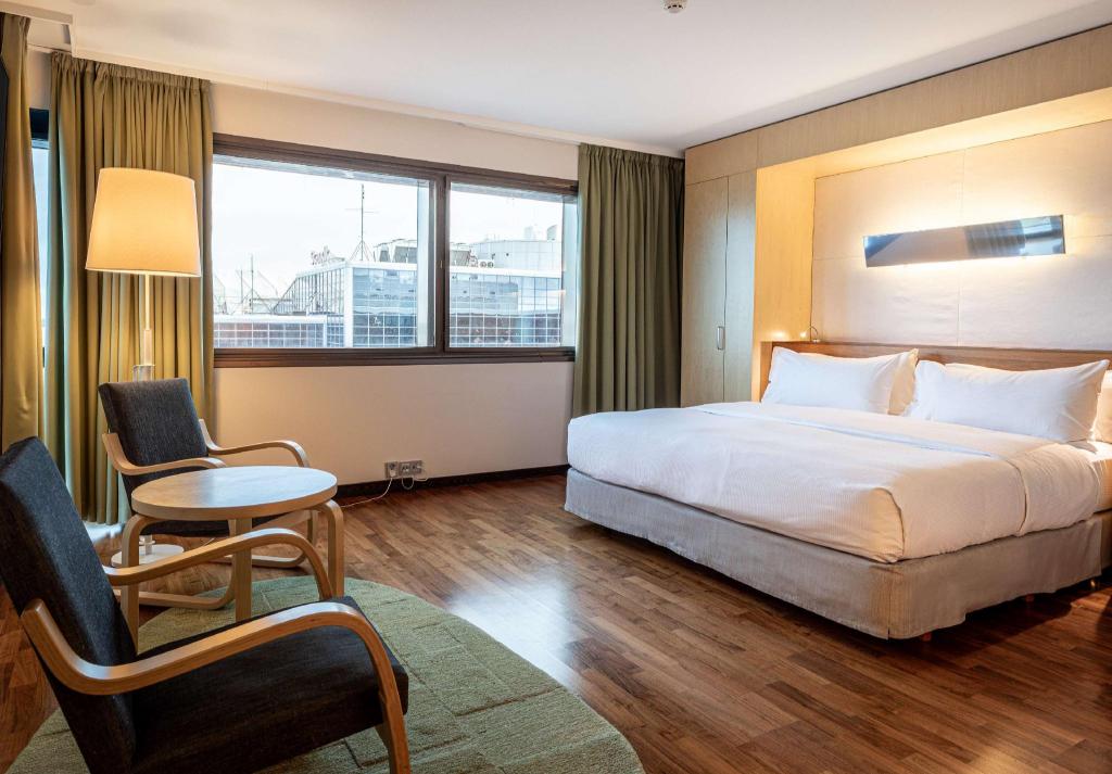 KING EXECUTIVE ROOM WITH SAUNA - Guestroom