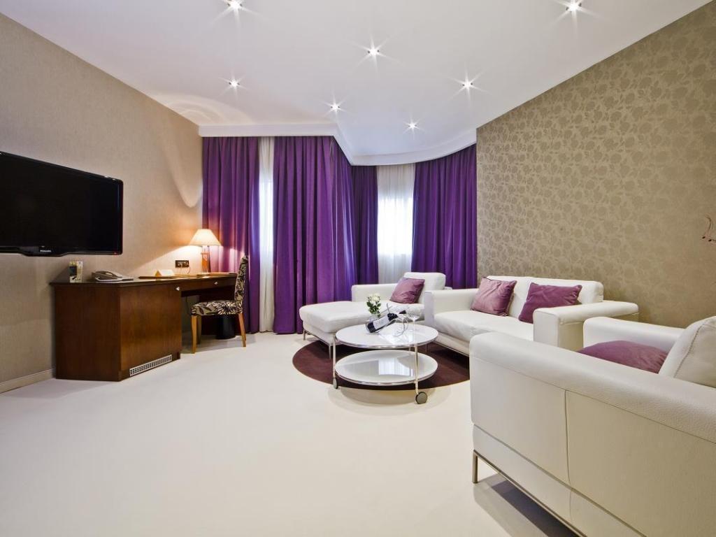 Junior Suite - Guestroom