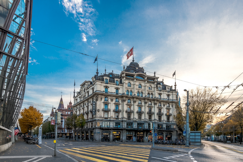 Hotel Monopol Luzern 전경
