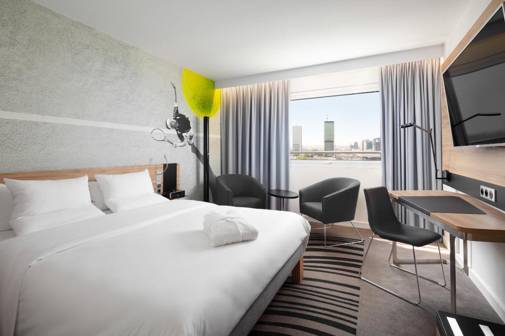 Executive Room, Double Bed and Panoramic view 1 5% off In Bar, Restaurant - Bed