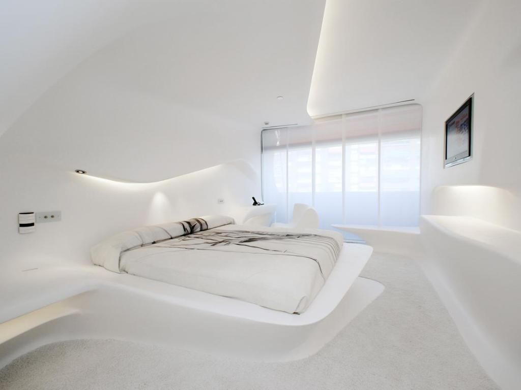 Deluxe Spaceclub By Zaha Haddid