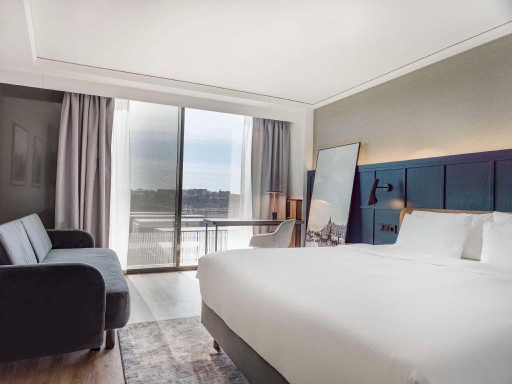 Premium Room-Panoramic View-Accessible - Guestroom