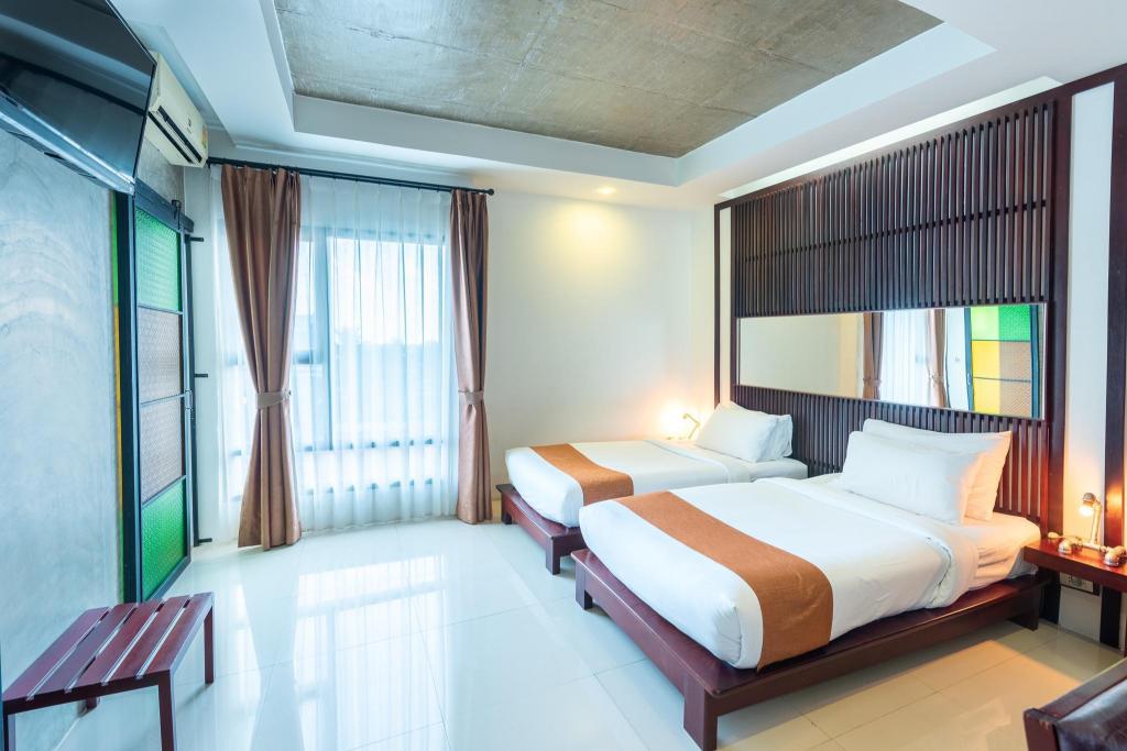 Superior Studio Twin