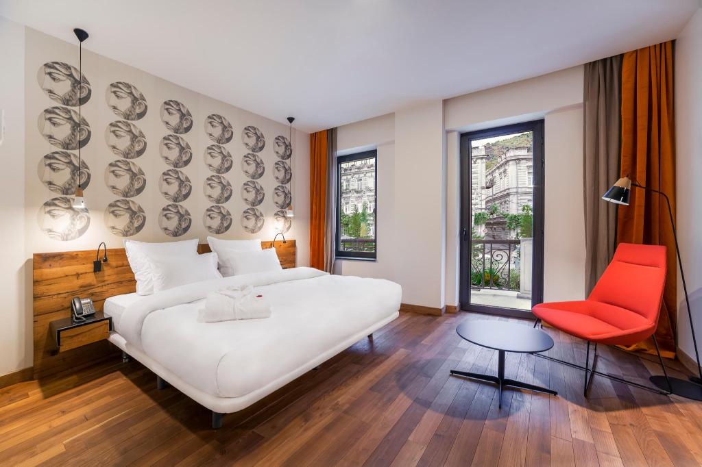 Standard Double Room - Bed