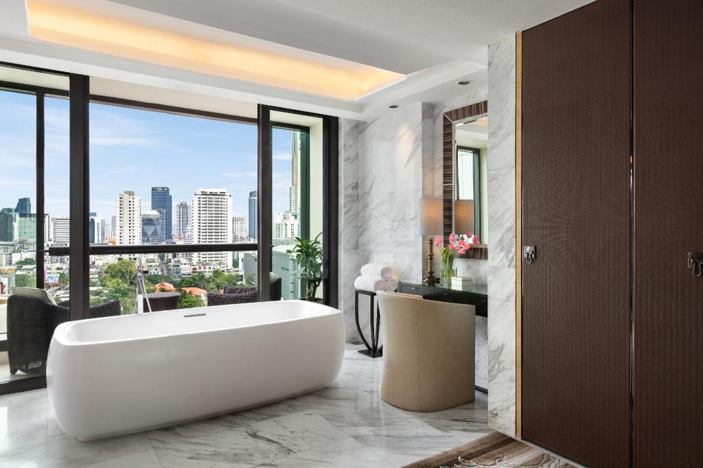 Presidential Suite - Bathroom