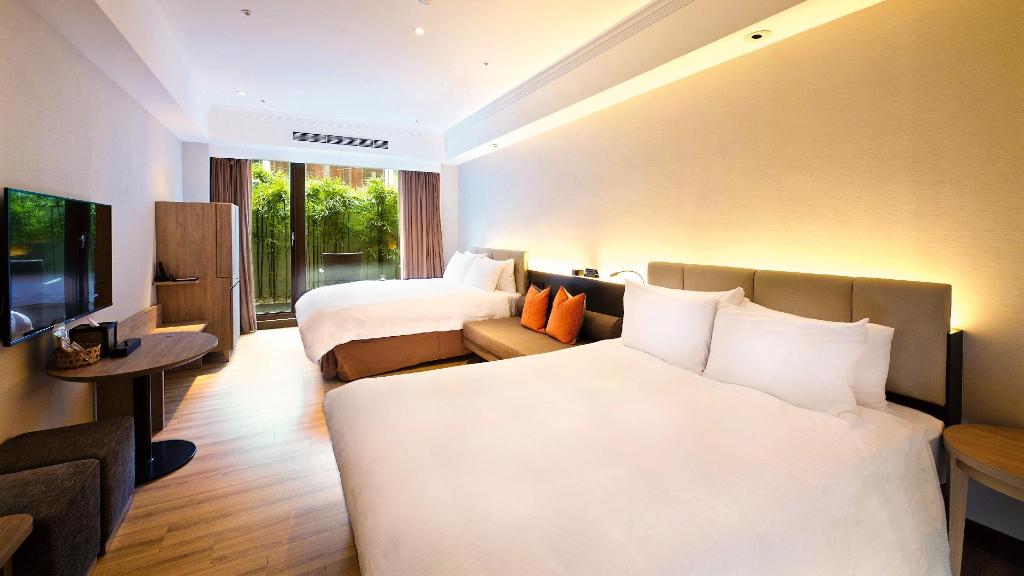 Garden View Room with 2 Queen Beds - Bed