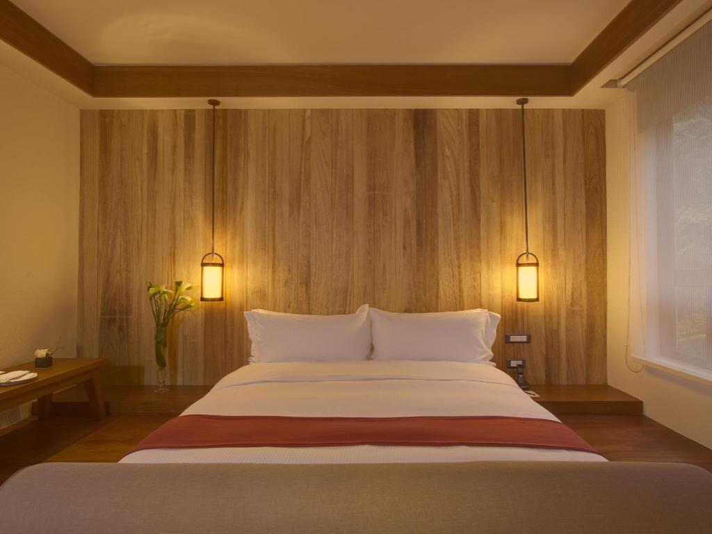 Honeymoon Studio - Bed