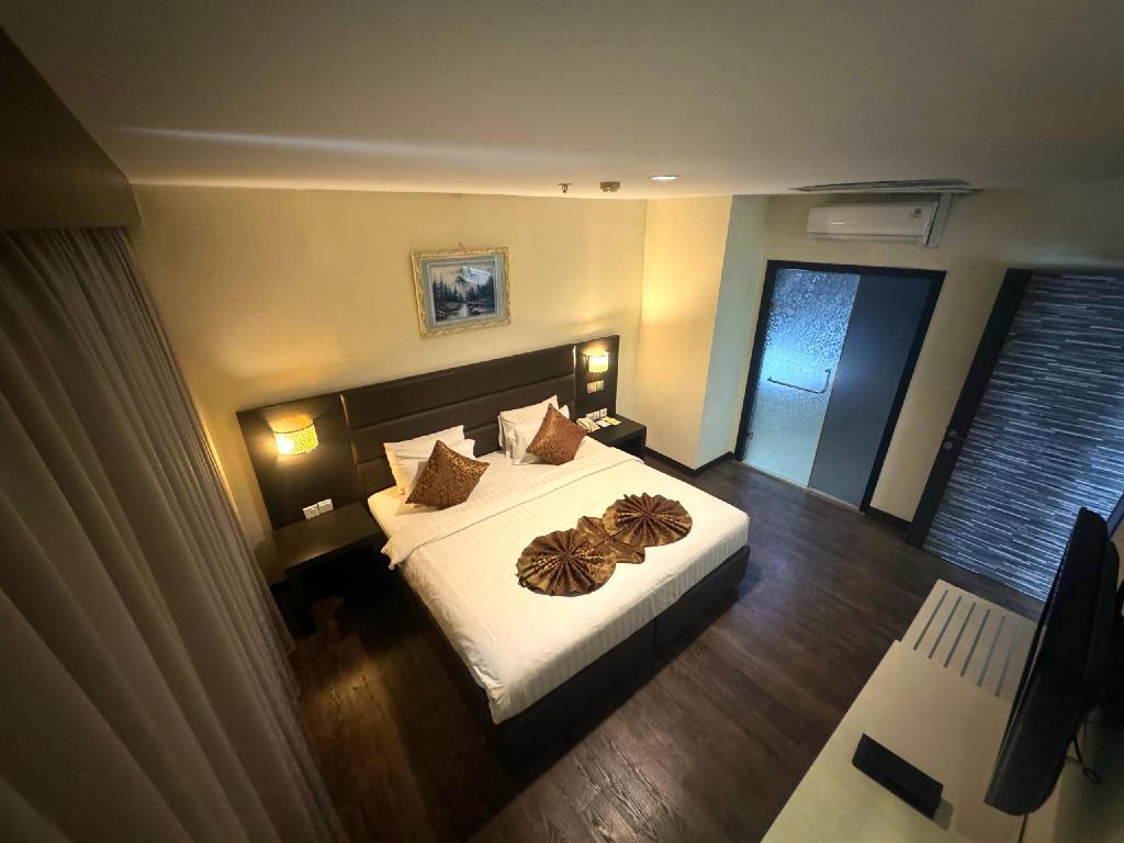 Suite - Bedroom