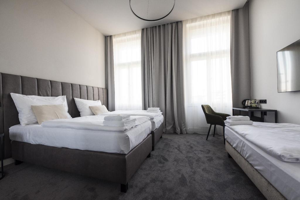 Standard Triple - Bed