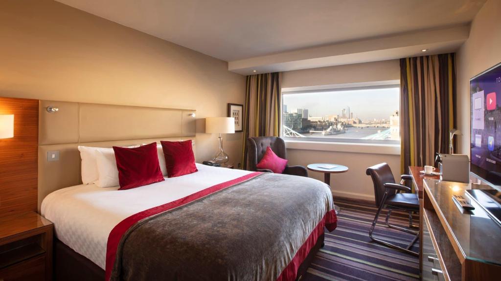 Executive Tower Bridge View Double Room - Room plan